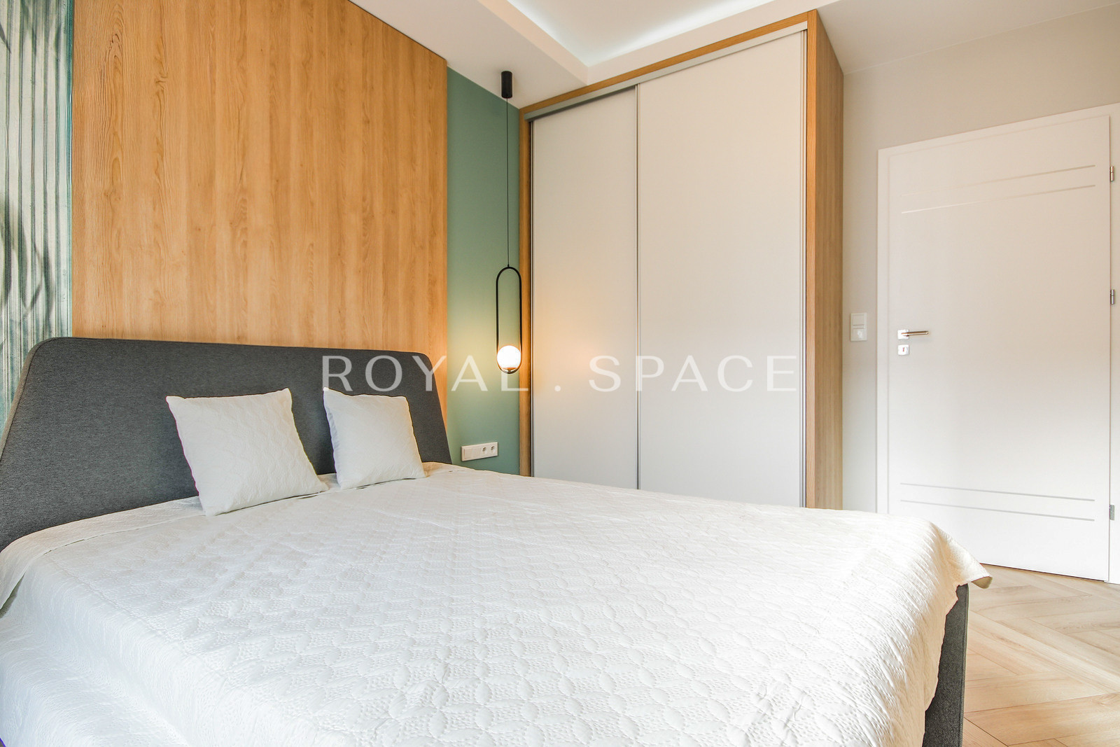 Сучасна квартира з балконом | Steam Park