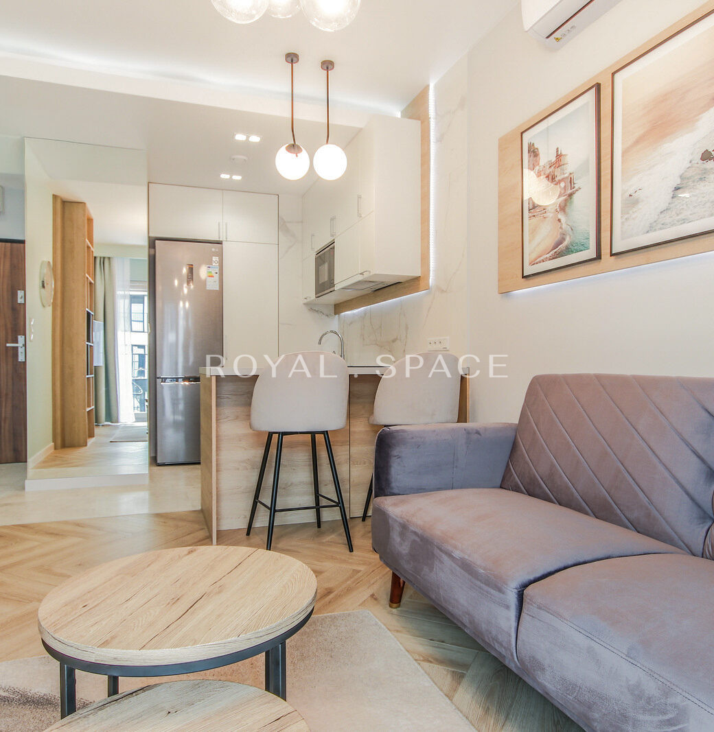 Сучасна квартира з балконом | Steam Park