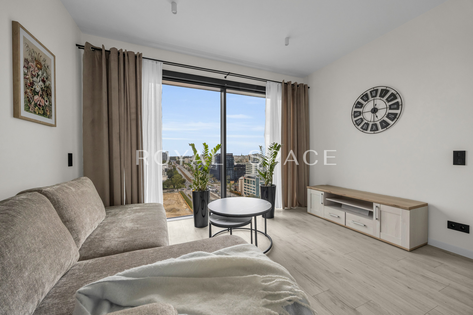 Modern Apartment in the Heart of Wola | 17th Floor