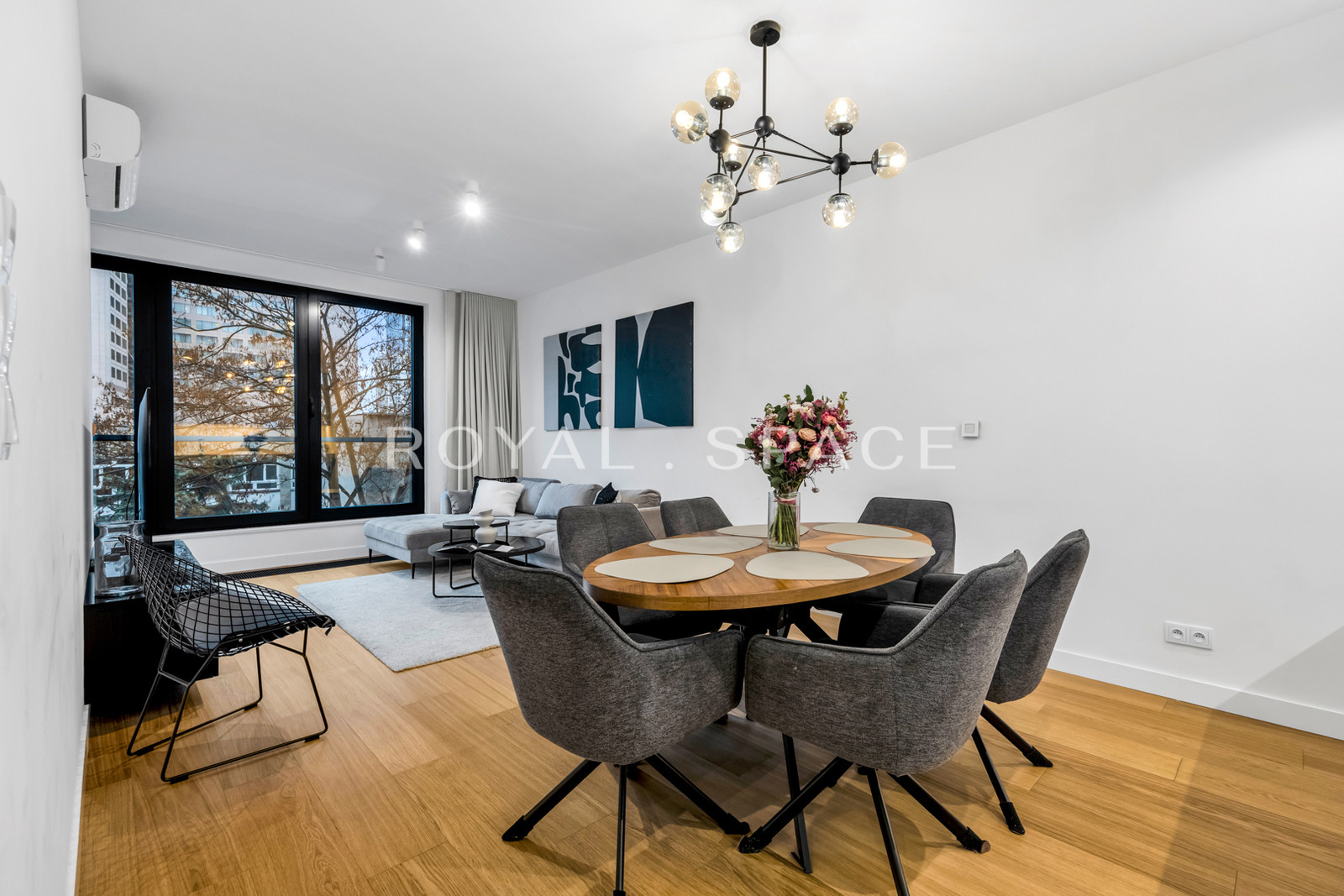 Modern 4-room apartment | Grzybowska 37