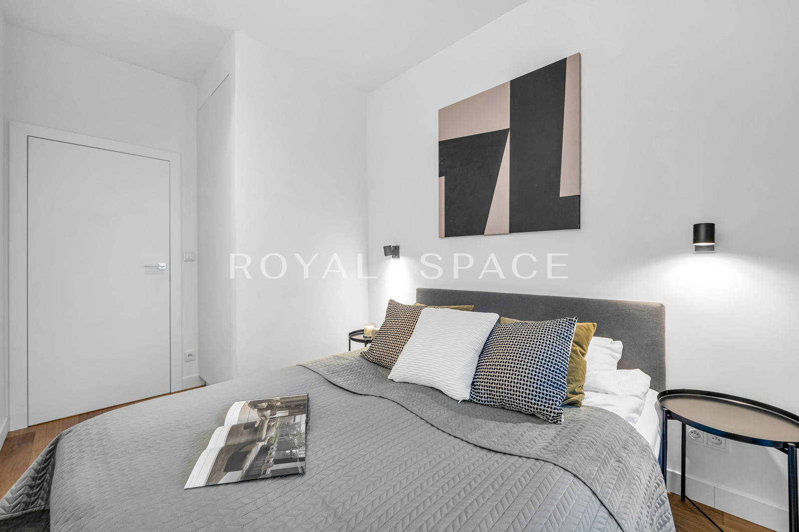 Modern 4-room apartment | Grzybowska 37