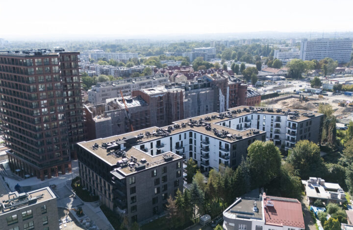 Jasny apartament z Garderobą | Młyny Mogilska