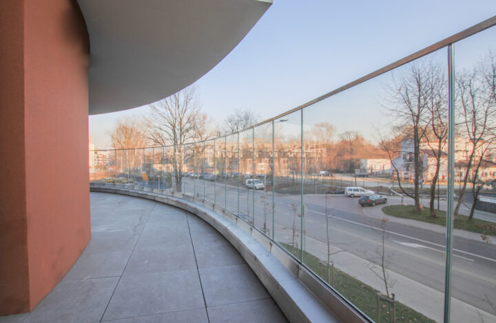 Przestronny apartament z tarasem – Wiślane Tarasy