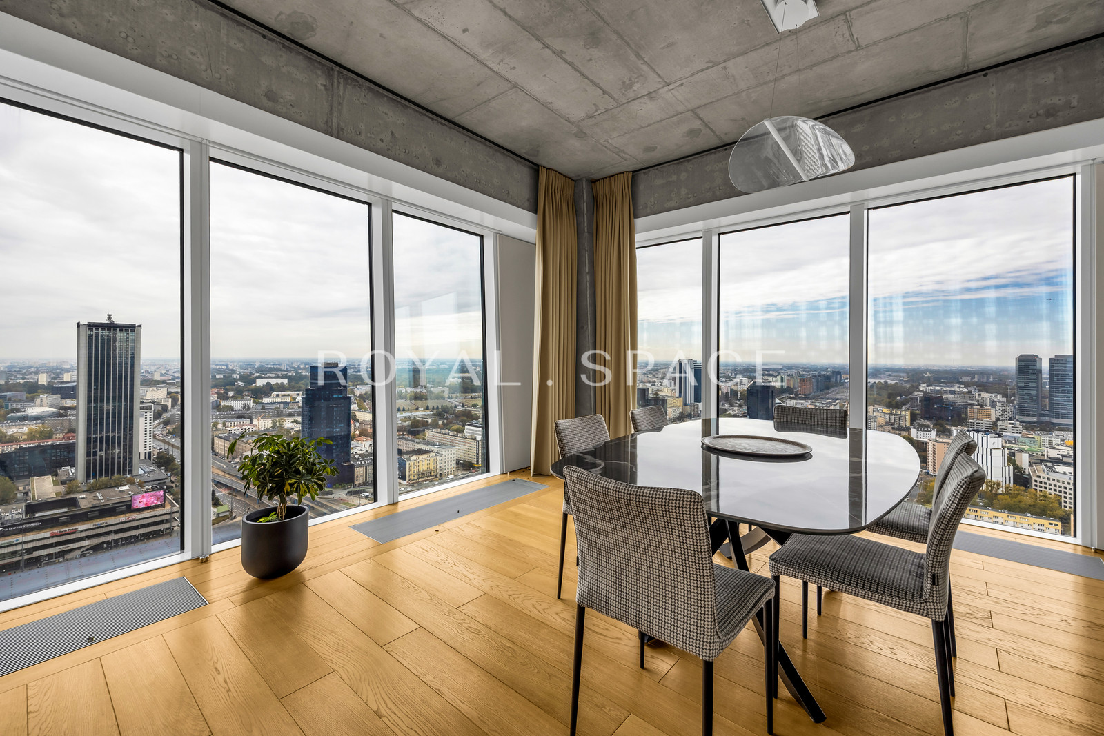 Spectacular apartment at Złota 44!