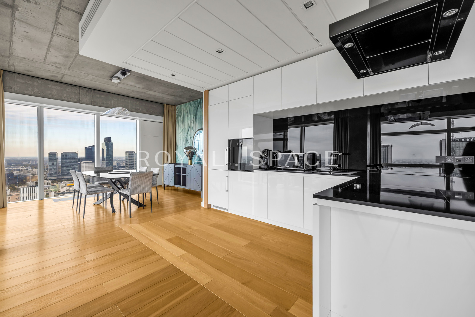 Spectacular apartment at Złota 44!