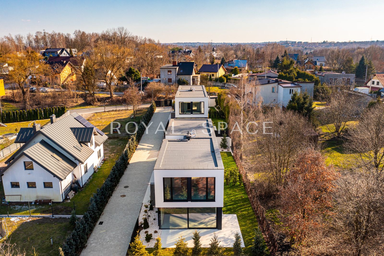 Functional semi-detached house with Garden