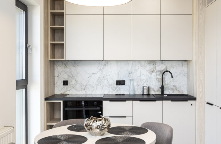 Pierwsza Dzielnica | z balkonem | 8 piętro