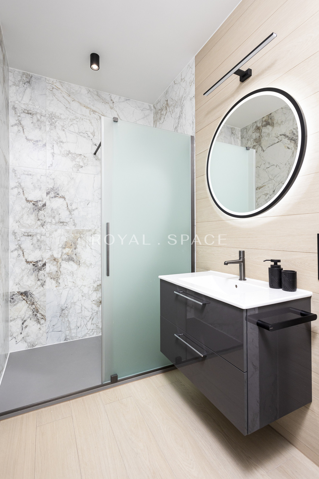 Pierwsza Dzielnica | z balkonem | 8 piętro