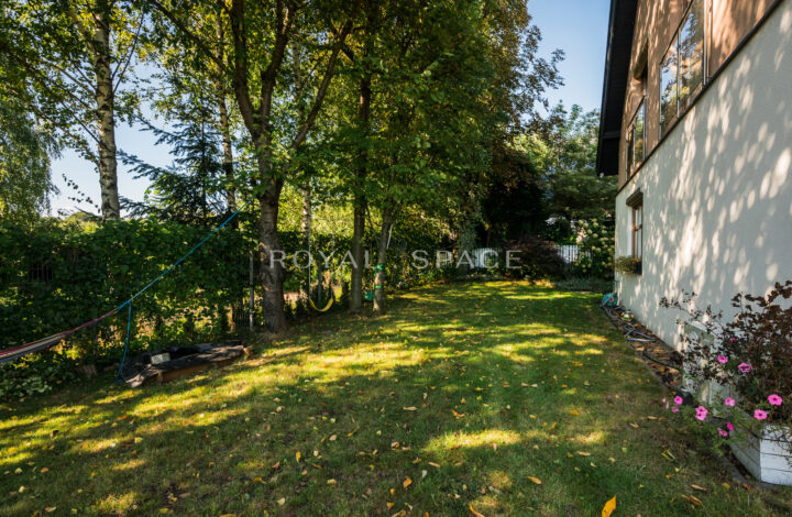 Просторий будинок окремо стоячий на ділянці з видом!