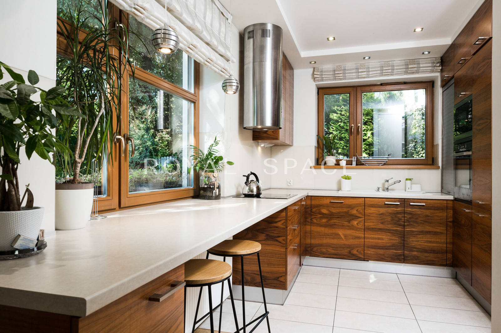 Просторий будинок окремо стоячий на ділянці з видом!