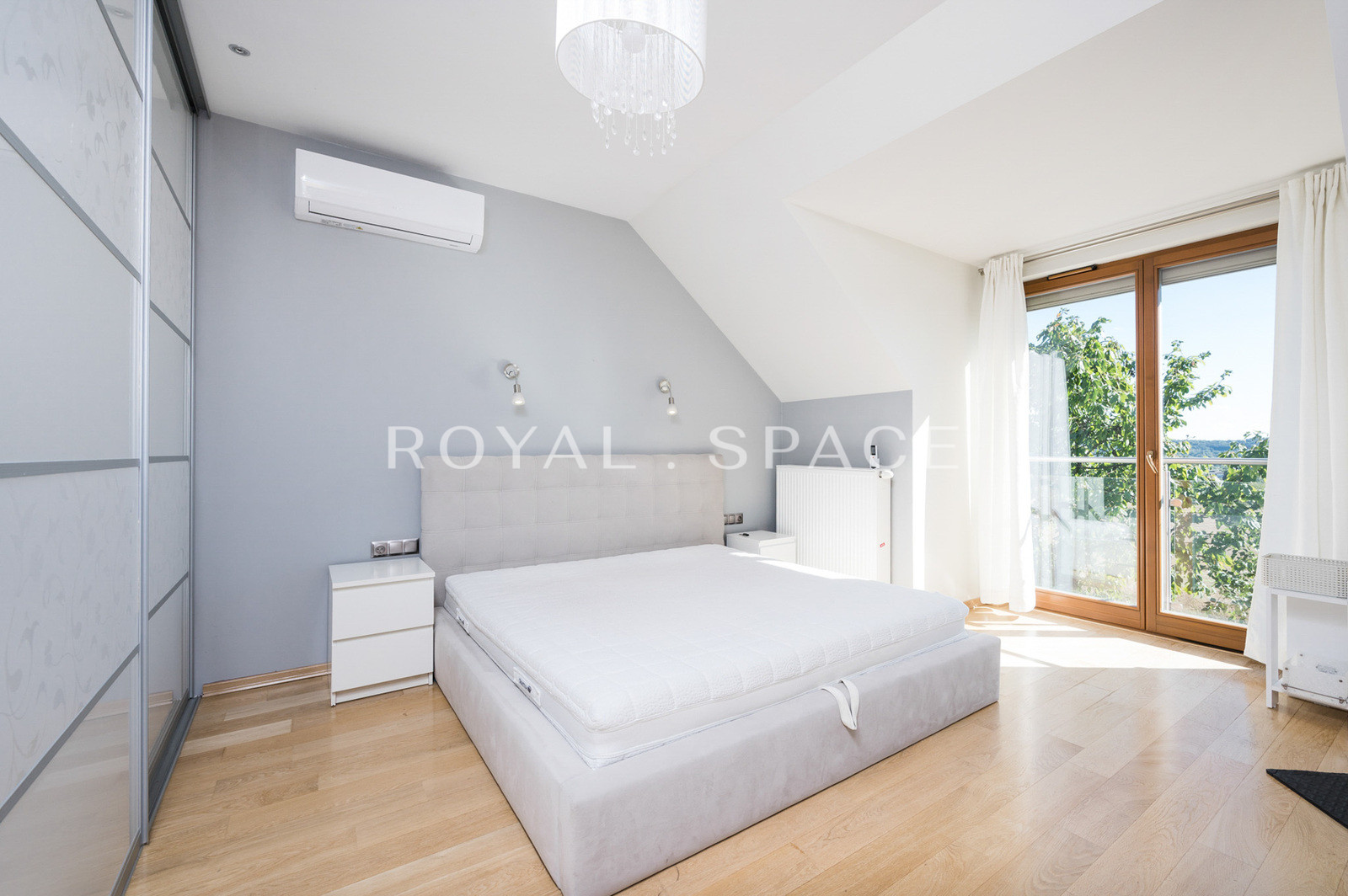 Просторий будинок окремо стоячий на ділянці з видом!