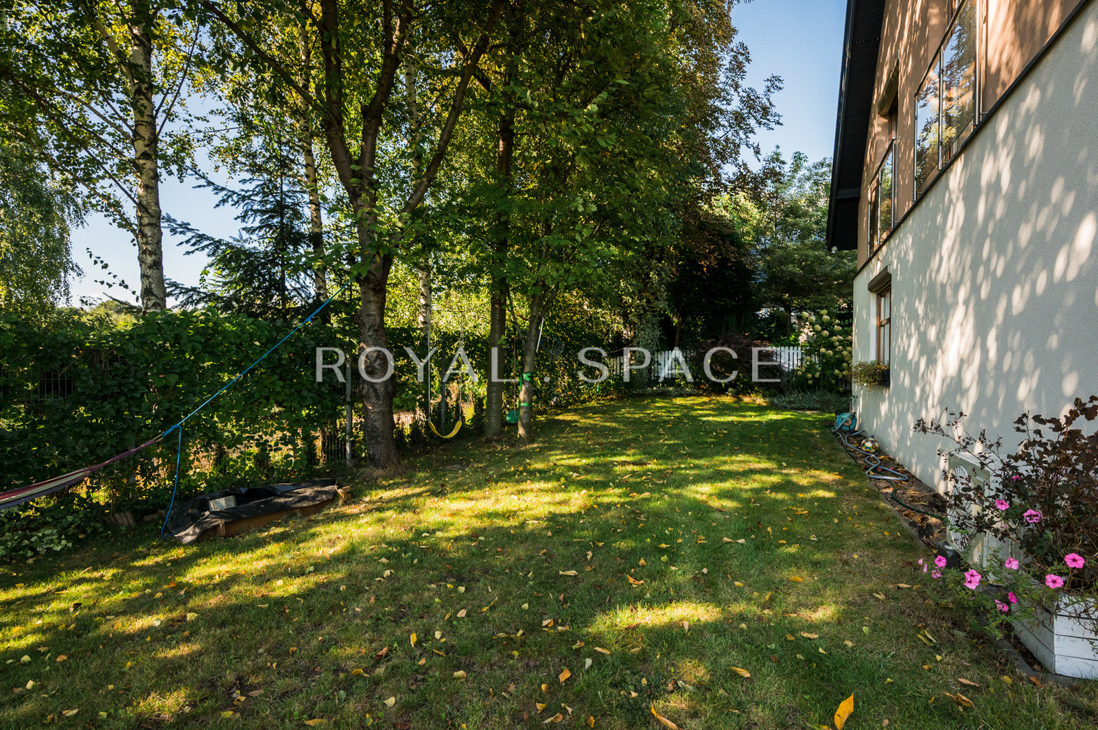 Просторий будинок окремо стоячий на ділянці з видом!