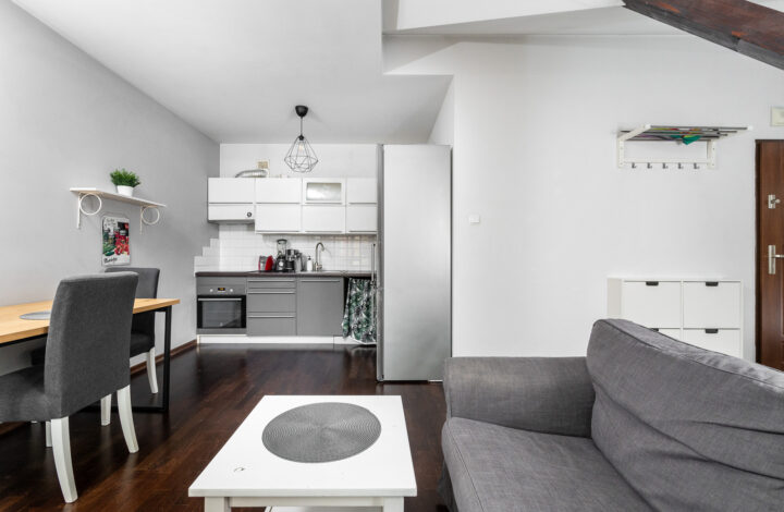 Затишна квартира з двома балконами