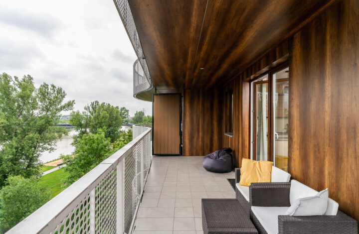 Apartment with a terrace and a view of the Vistula