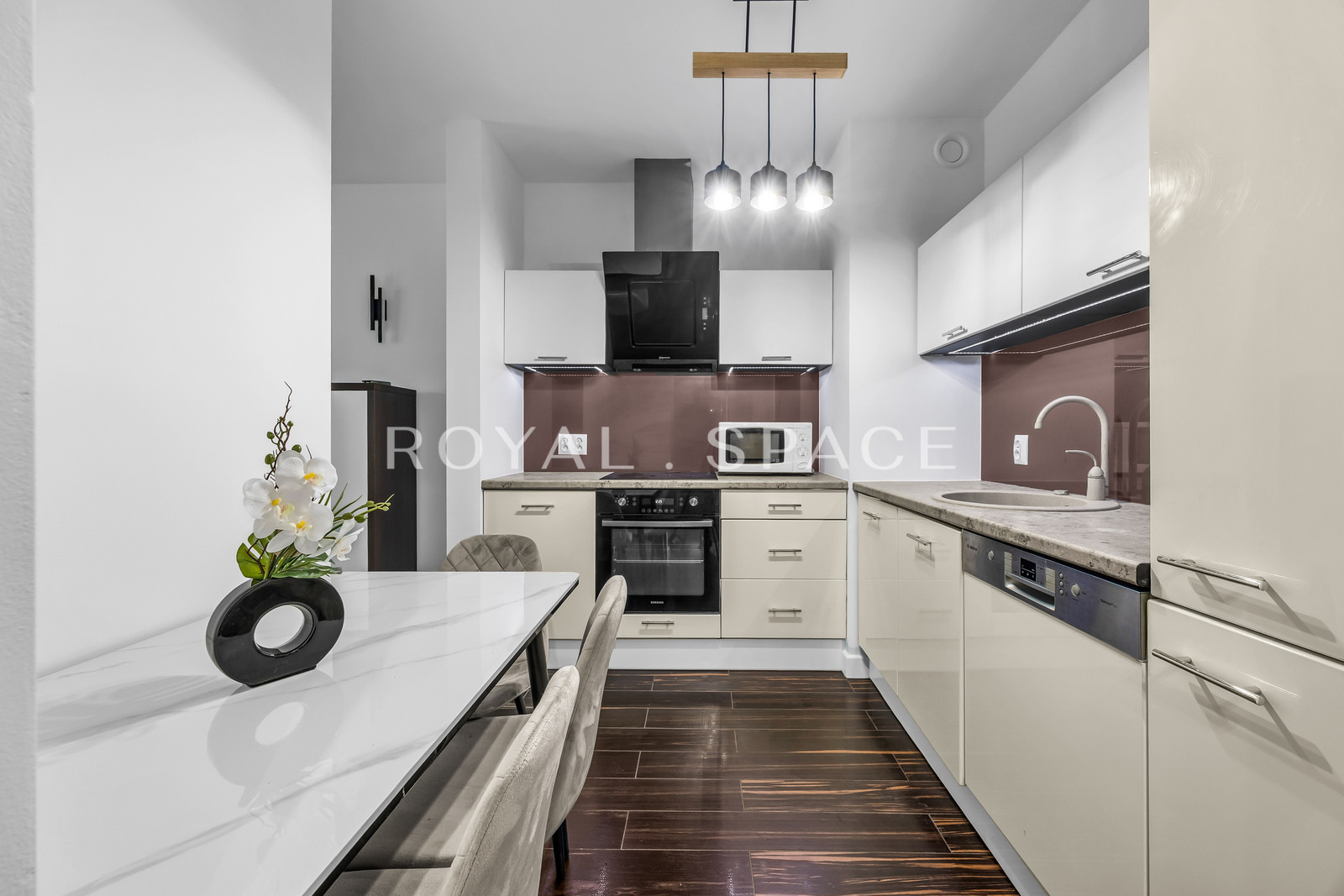 Funkcjonalny apartament koło Browarów Warszawskich