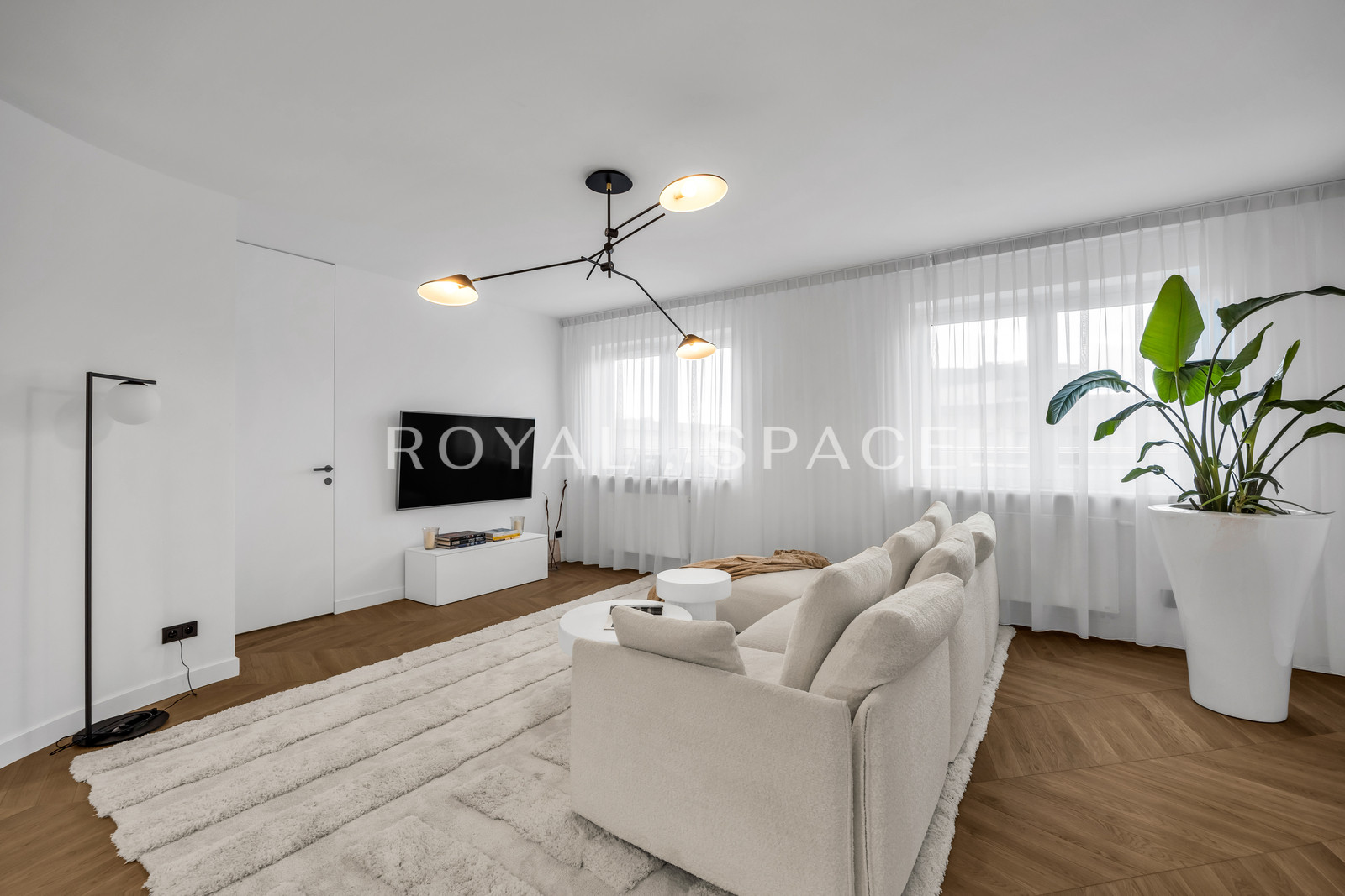 Spacious Apartment with an 18 m² Terrace