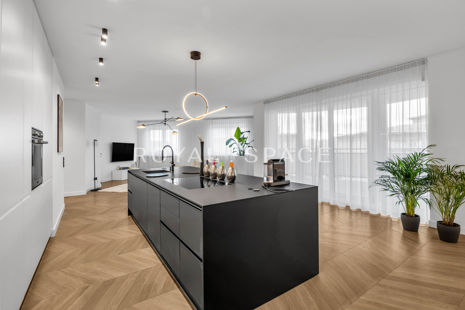 Spacious Apartment with an 18 m² Terrace