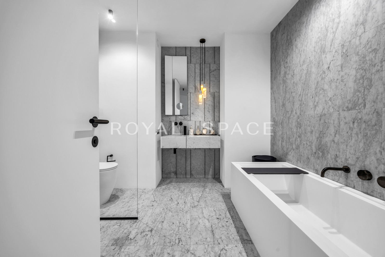 Spacious Apartment with an 18 m² Terrace