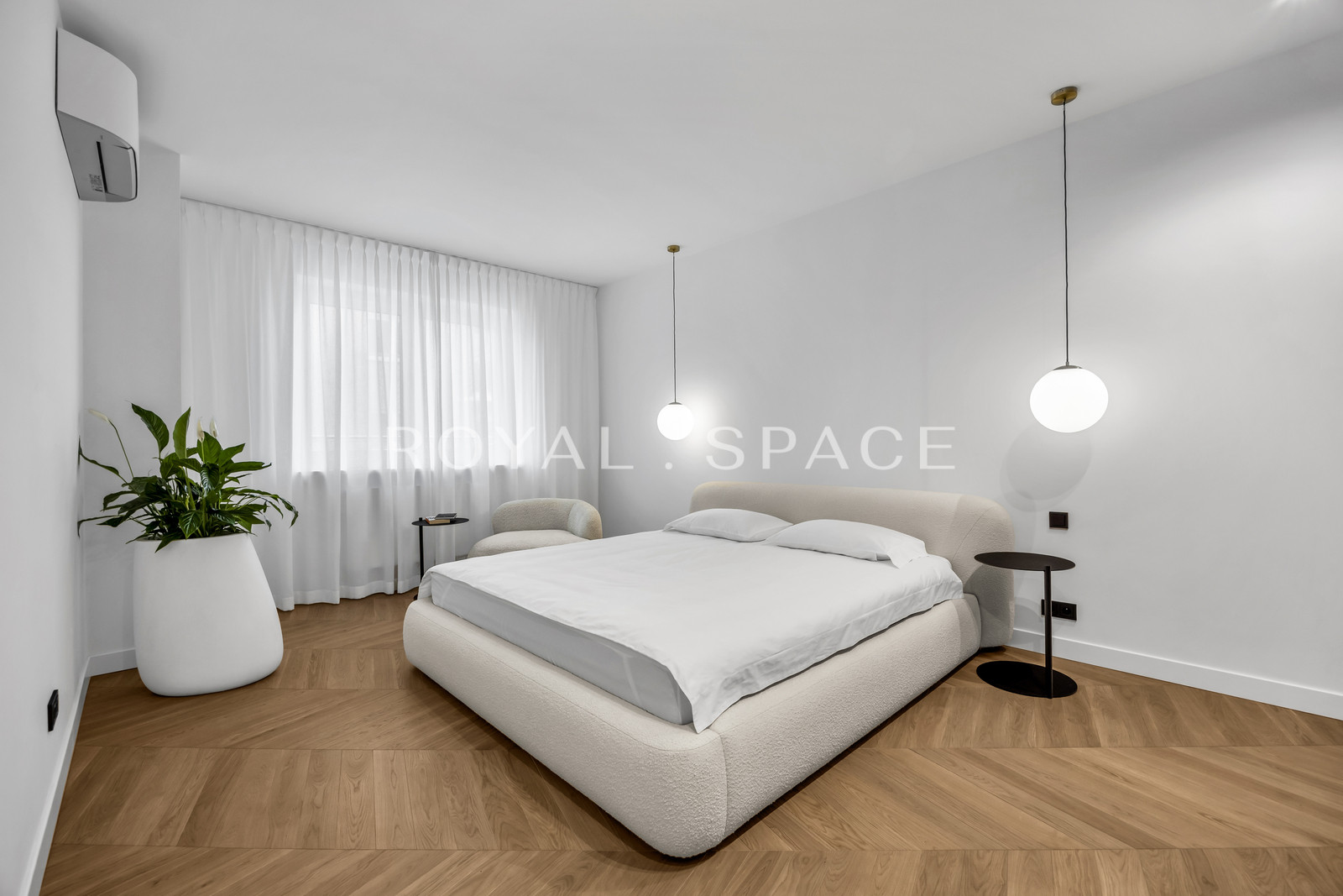 Spacious Apartment with an 18 m² Terrace