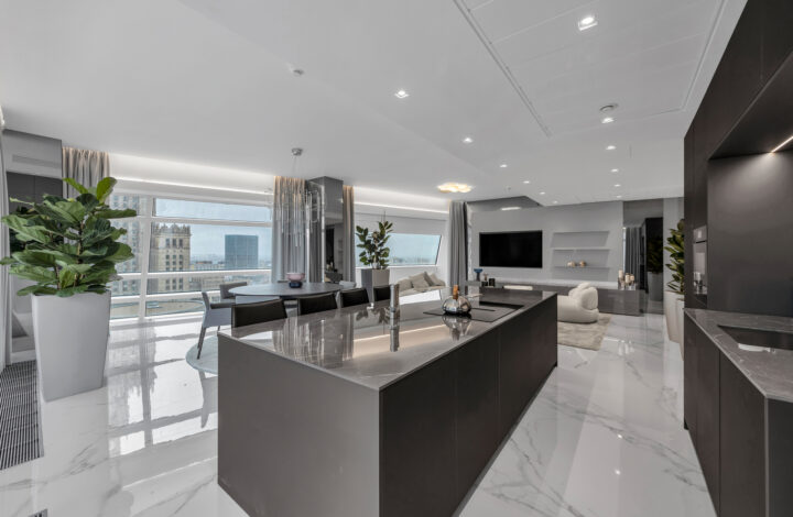 Unique Apartment at Złota 44!