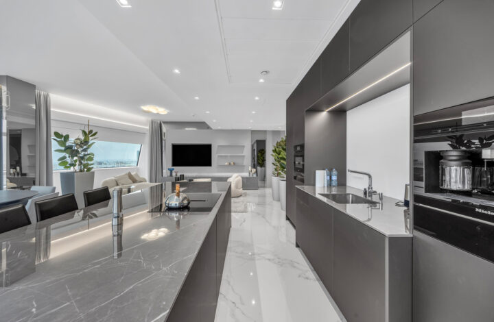 Unique Apartment at Złota 44!