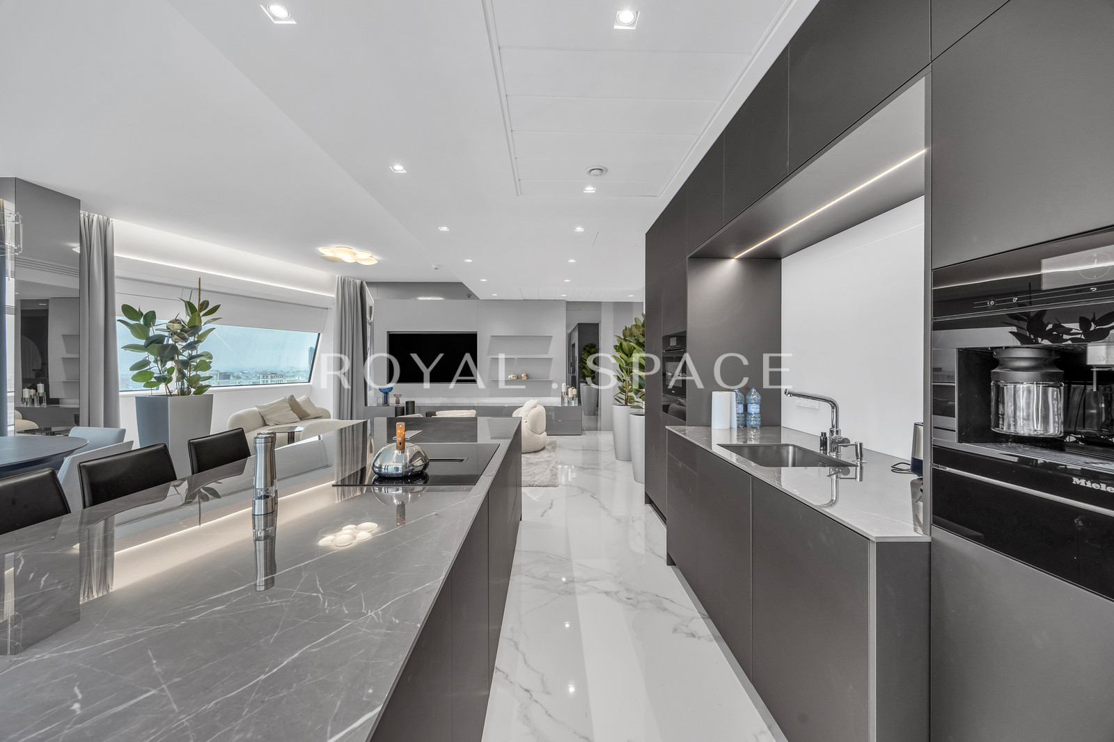 Unique Apartment at Złota 44!