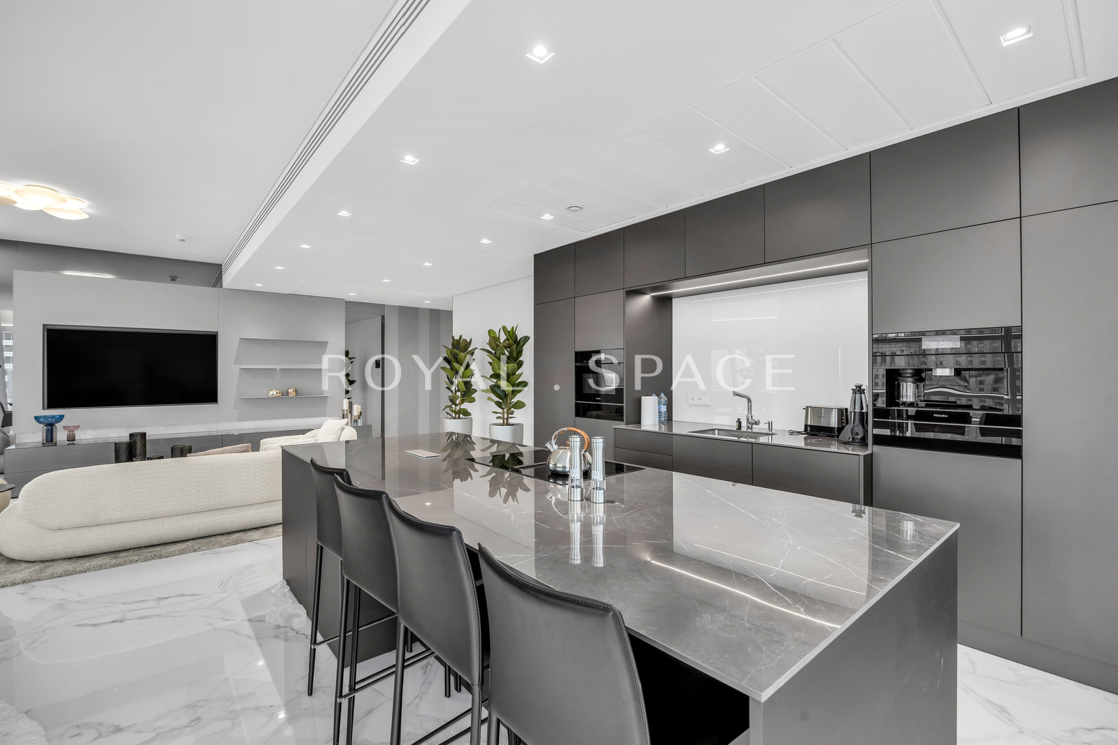 Unique Apartment at Złota 44!