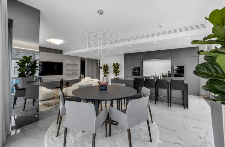 Unique Apartment at Złota 44!