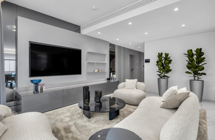 Unique Apartment at Złota 44!