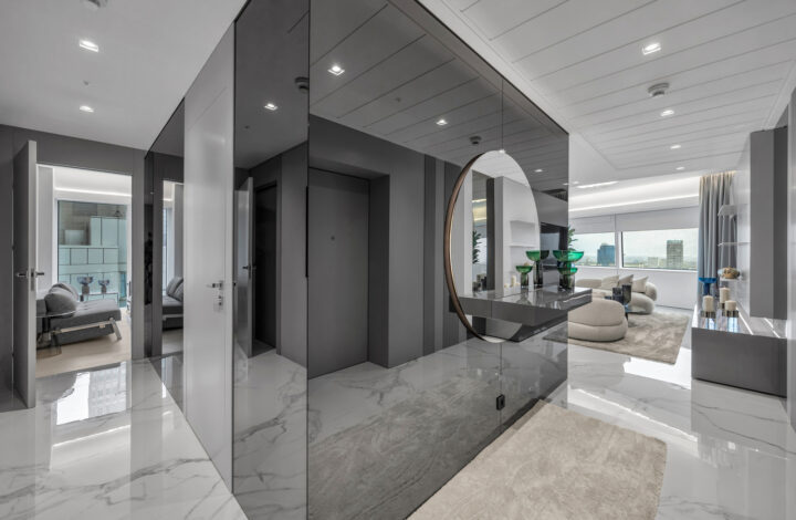 Unique Apartment at Złota 44!