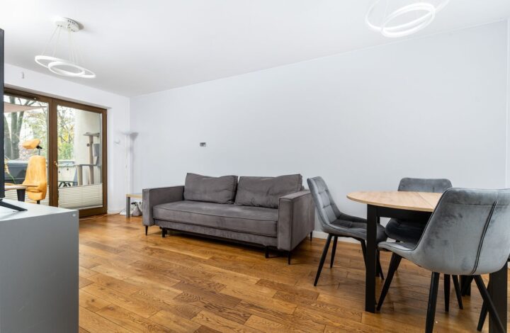 Air-conditioned apartment with a large garden