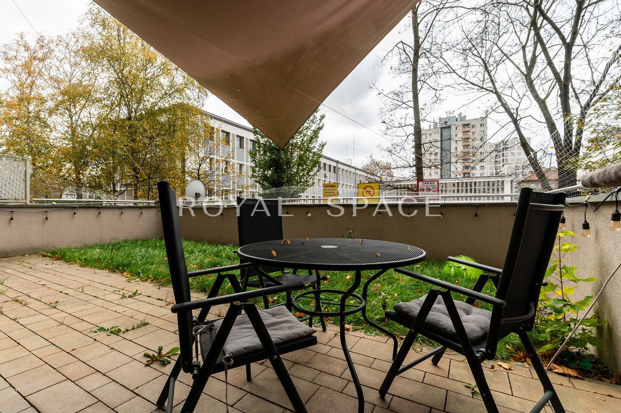 Air-conditioned apartment with a large garden