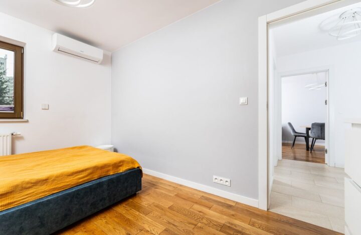 Air-conditioned apartment with a large garden