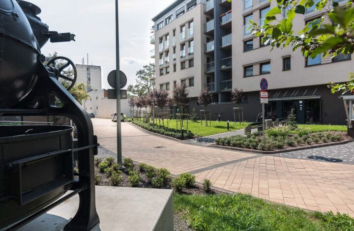 Air-conditioned apartment with a large garden