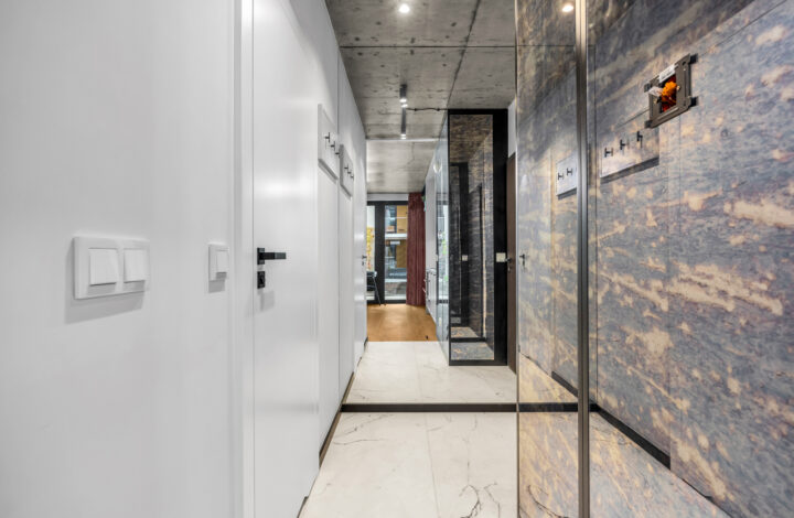 Сучасна студія з лоджією на Емілії Плятер 15!