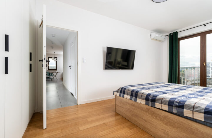 Простора квартира з терасою поблизу Багри