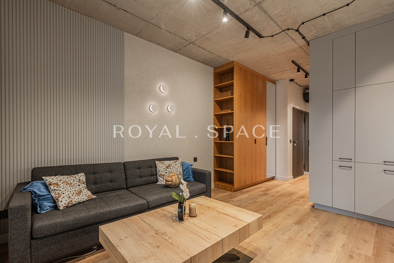 Functional studio on Emilii Plater!
