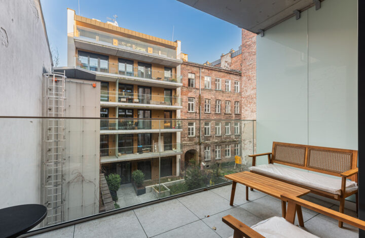 Functional studio on Emilii Plater!