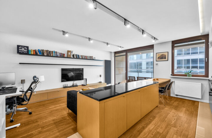 Простора квартира з терасою | Meridian