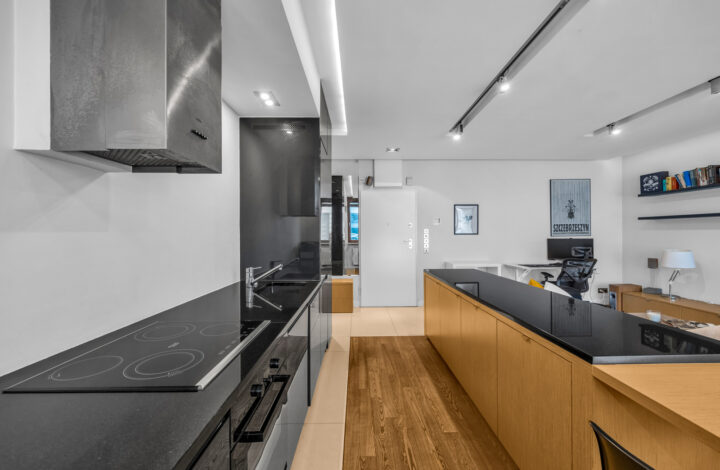 Простора квартира з терасою | Meridian