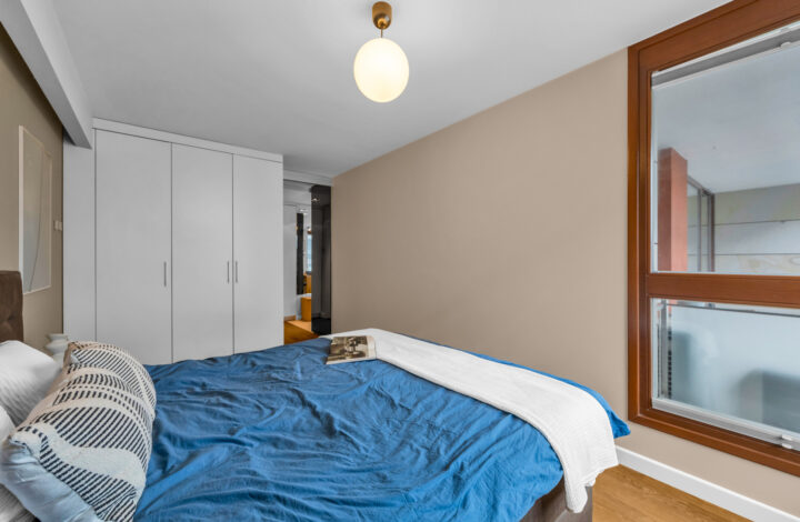 Простора квартира з терасою | Meridian