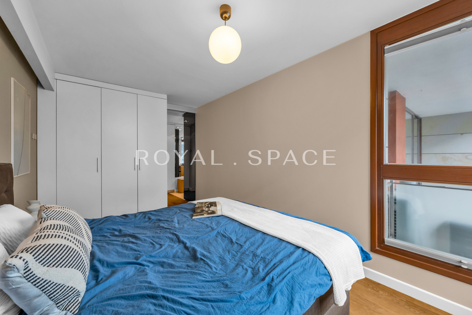 Простора квартира з терасою | Meridian