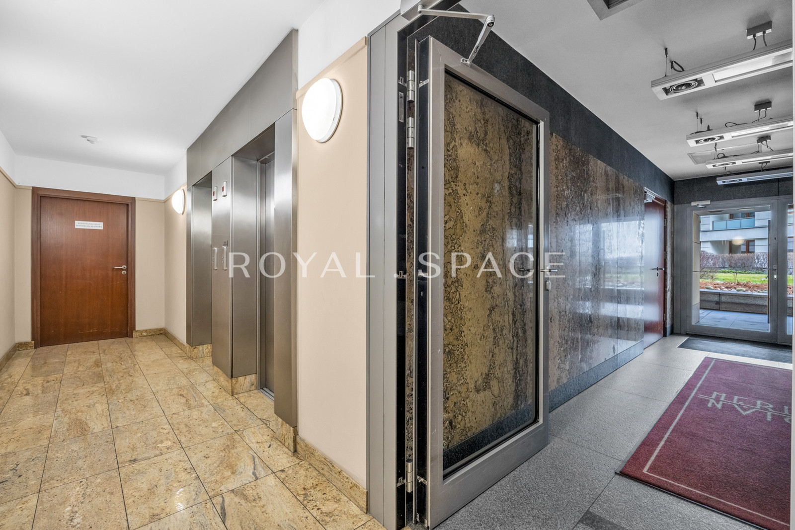 Простора квартира з терасою | Meridian