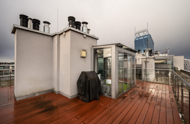 Apartament z tarasem i ogrodem zimowym na dachu!