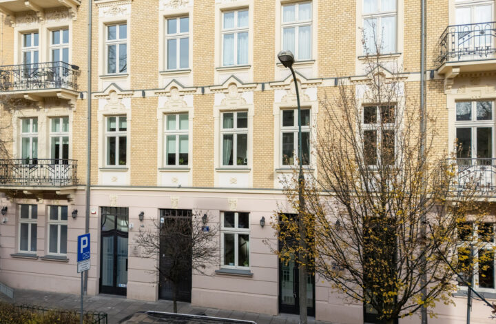Apartament w odrestaurowanej kamienicy obok Plant!