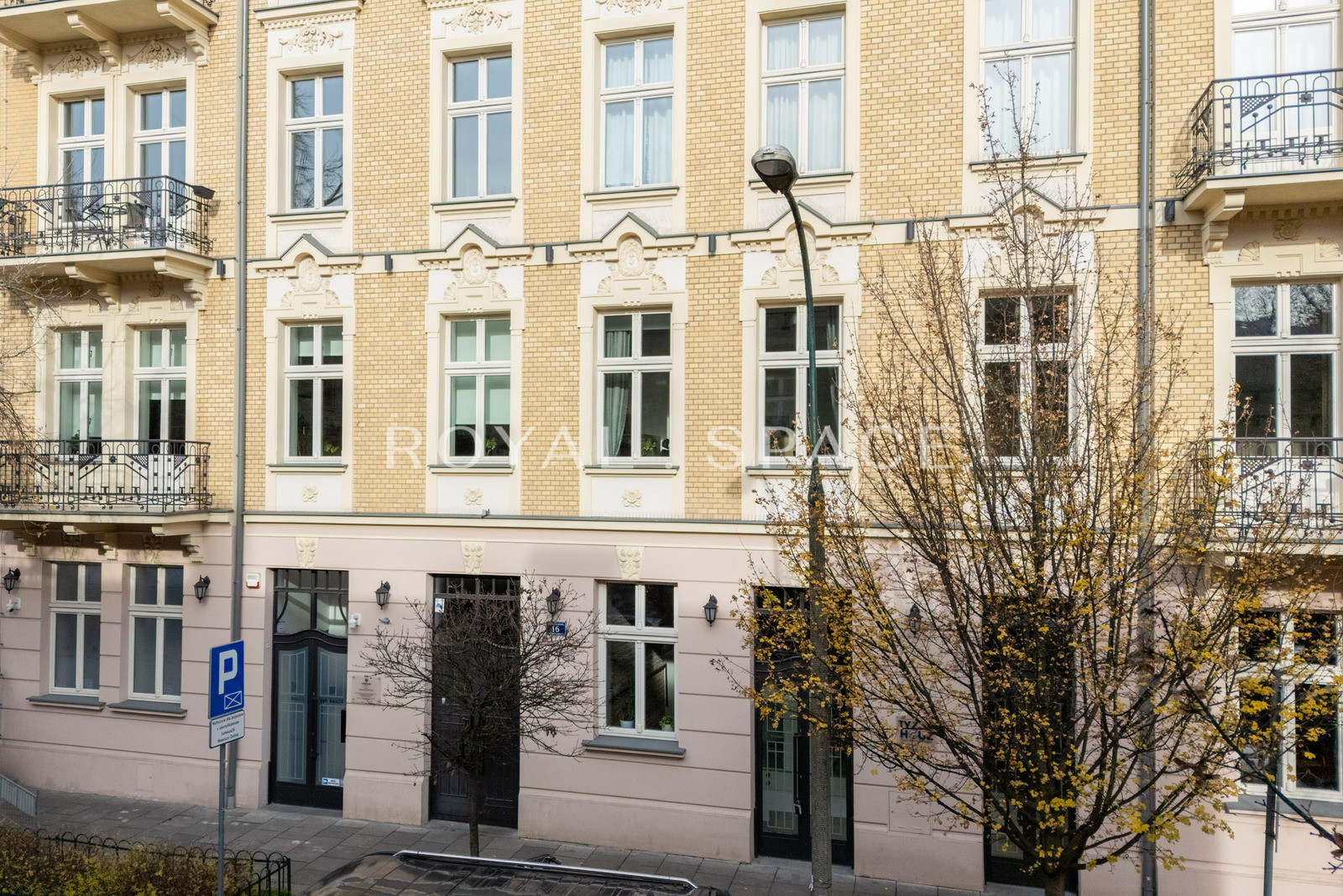 Apartament w odrestaurowanej kamienicy obok Plant!