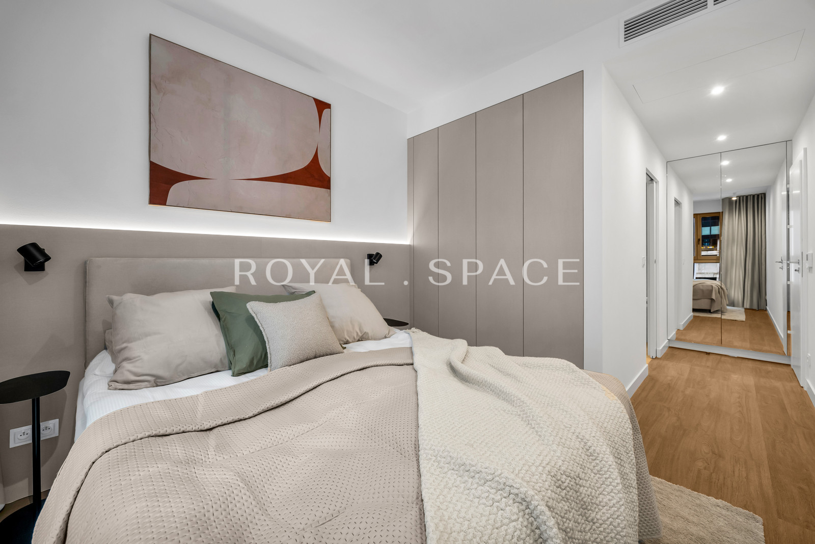 Exclusive 4-Room Apartment | Towarowa Square