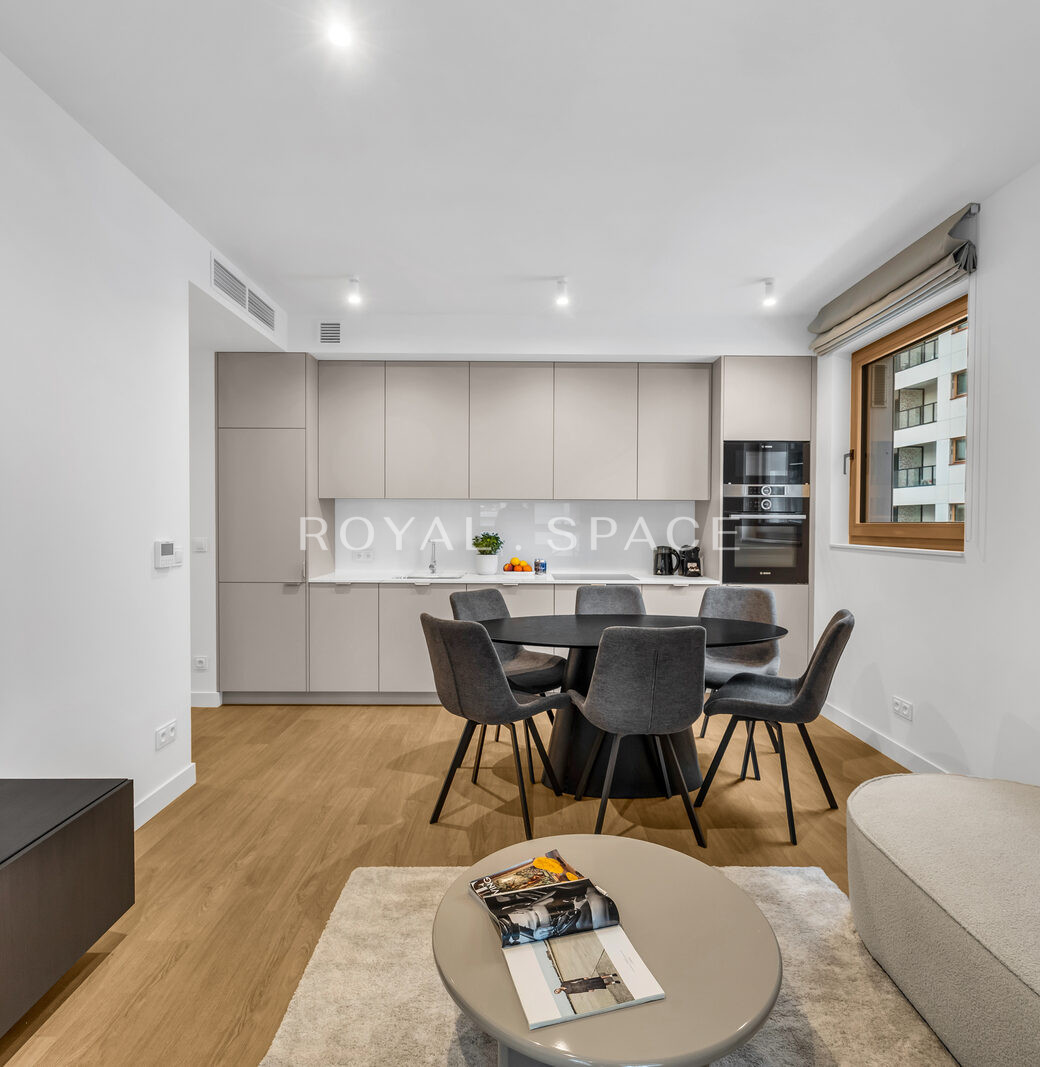 Exclusive 4-Room Apartment | Towarowa Square