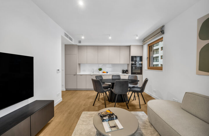 Exclusive 4-Room Apartment | Towarowa Square