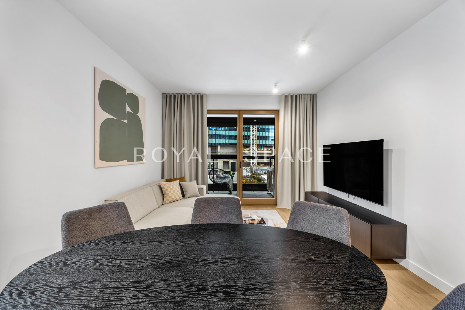 Exclusive 4-Room Apartment | Towarowa Square